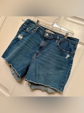 Levi Strauss Signature Size 16 Distressed Denim Shorts High Rise Raw Hem